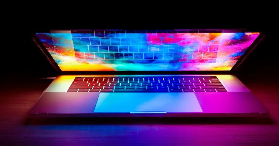 Yenilenen MacBook Pro, OLED ekranla ve belirgin şekilde daha hafif tasarımıyla gelecek