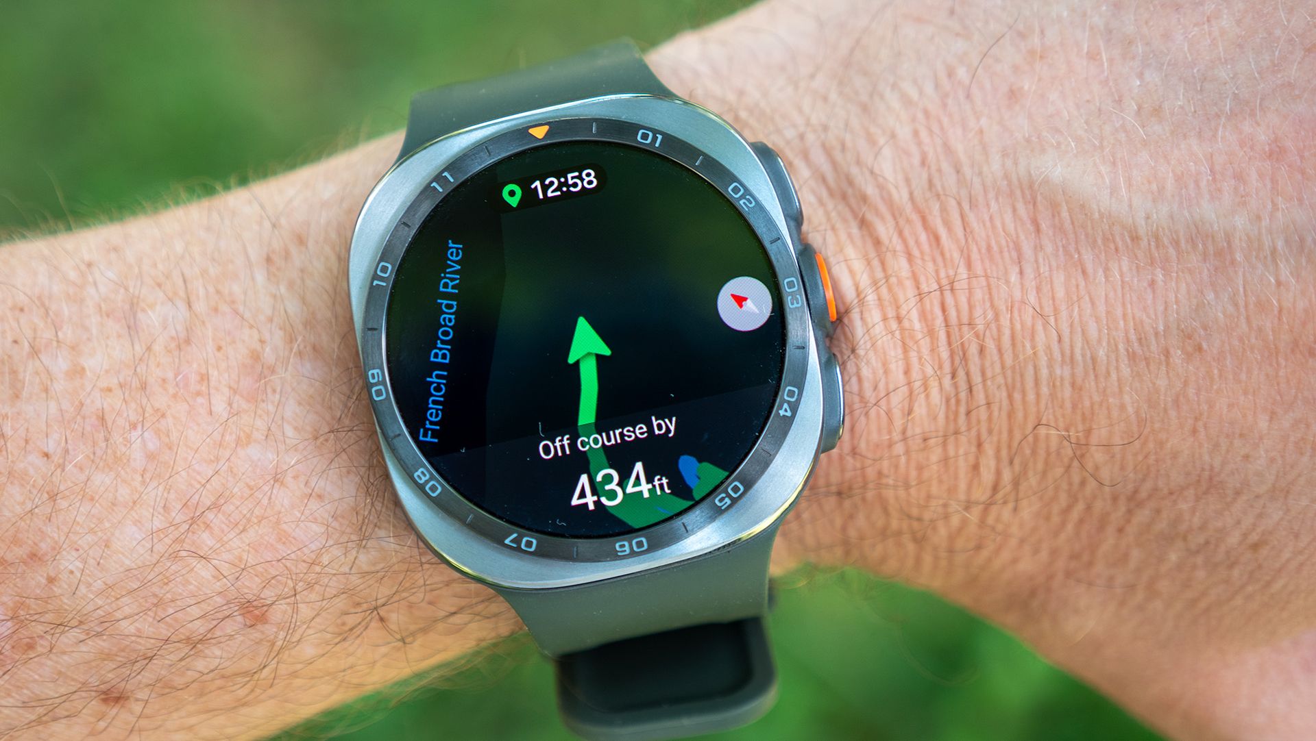 Samsung Galaxy Watch Ultra 2'de patika koşusu ile adım adım navigasyon