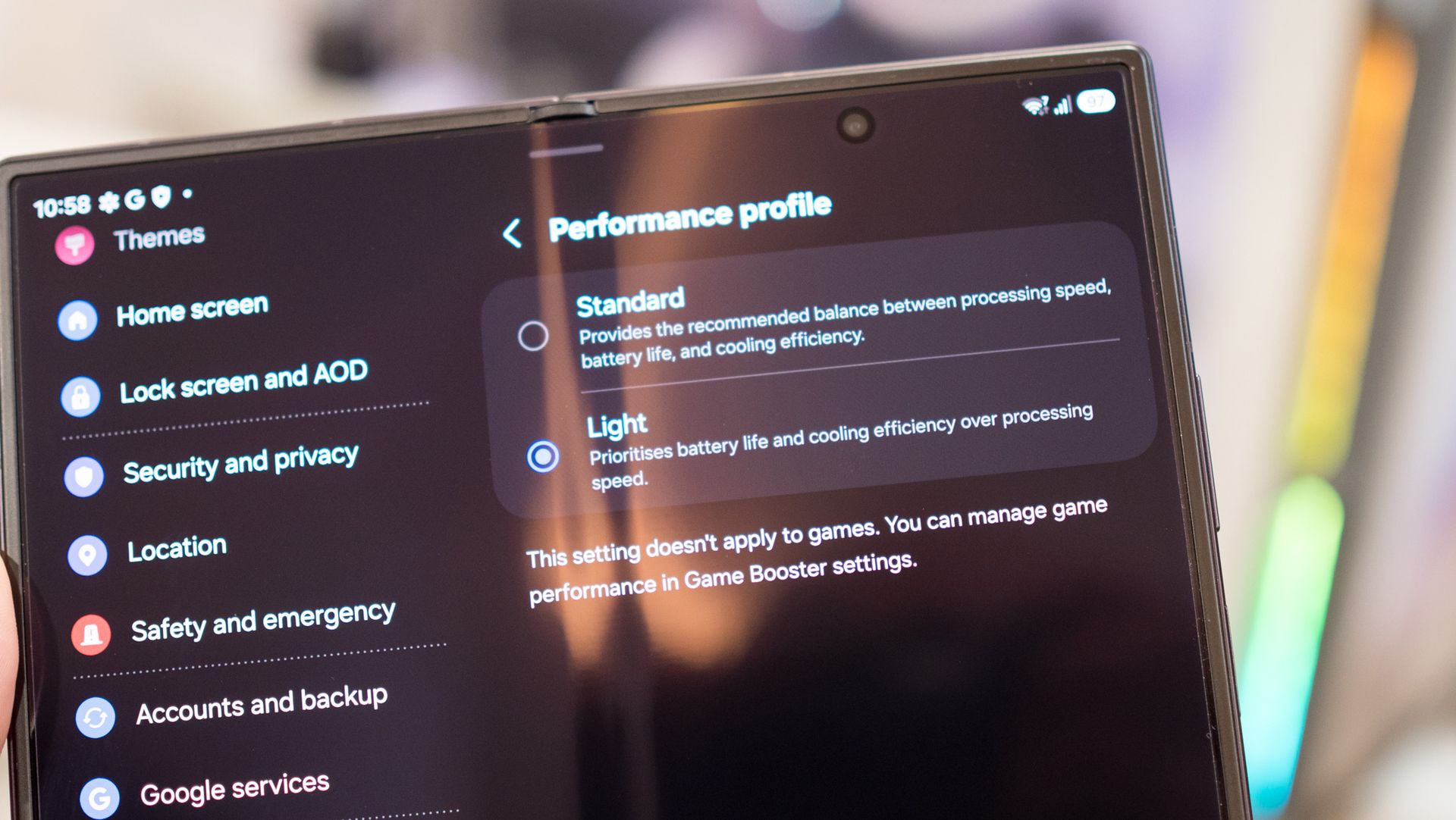 Galaxy Z Fold 8 Ultra'da tek ayar değişikliği pil ömrünü artırıyor